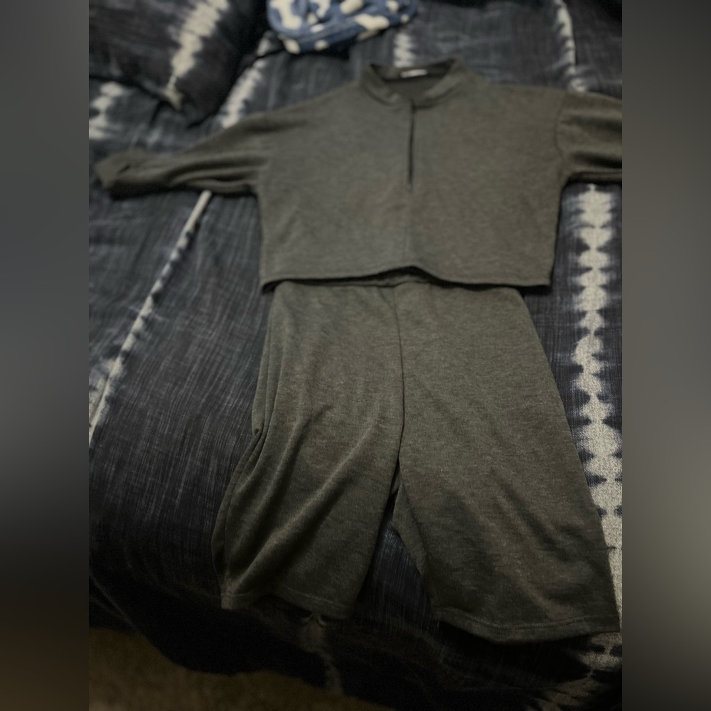 2 piece grey set from fashion nova in the size small